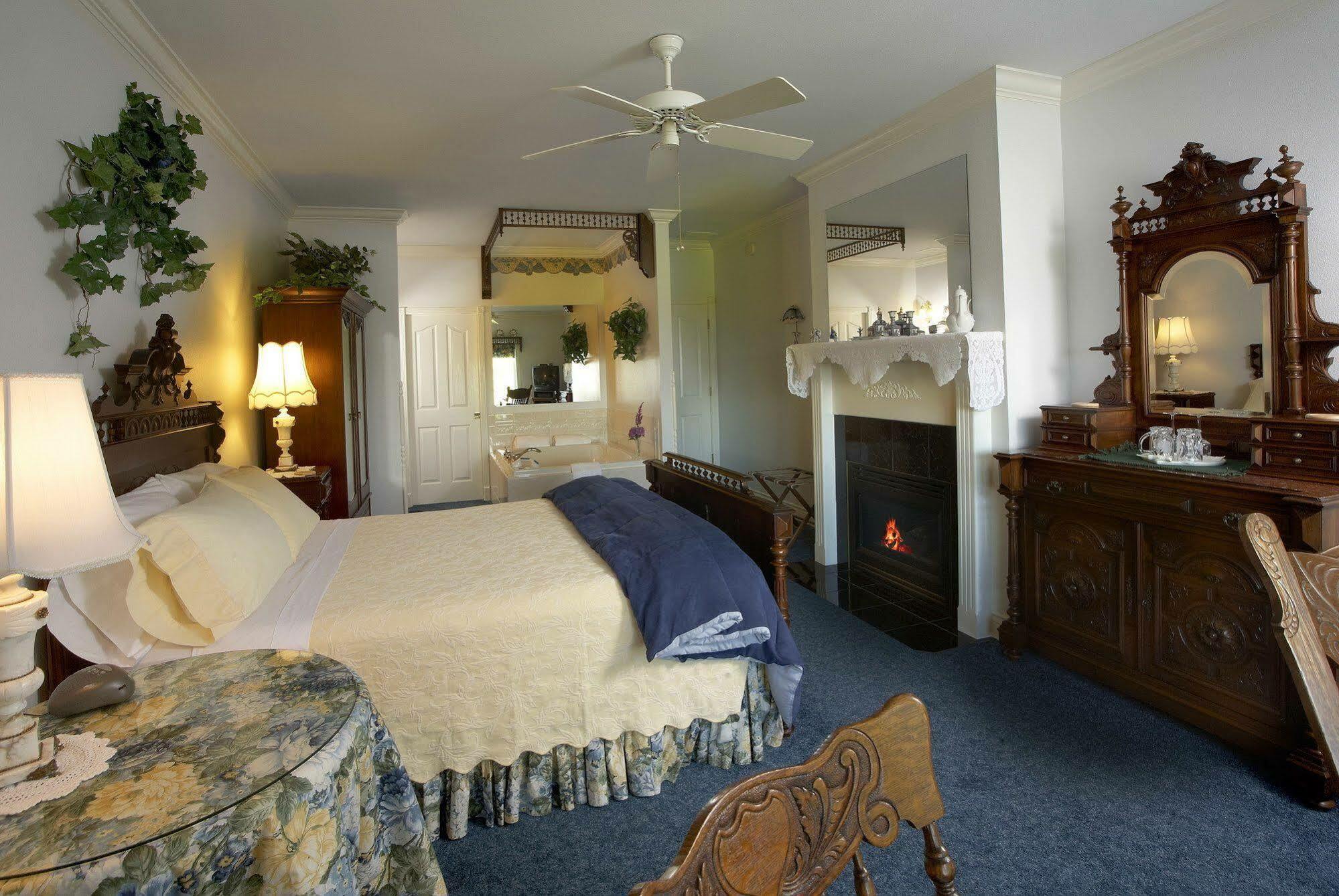 Sea Cliff Gardens Bed & Breakfast Port Angeles Ngoại thất bức ảnh
